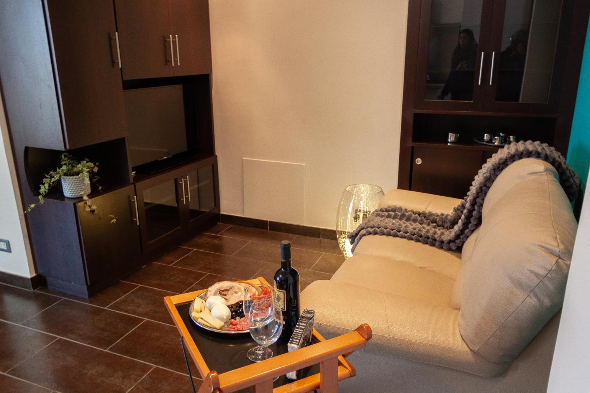 A Casa Di Marco Guesthouse - Apt Di Ciampino E Stazione Per Roma Marino Ngoại thất bức ảnh