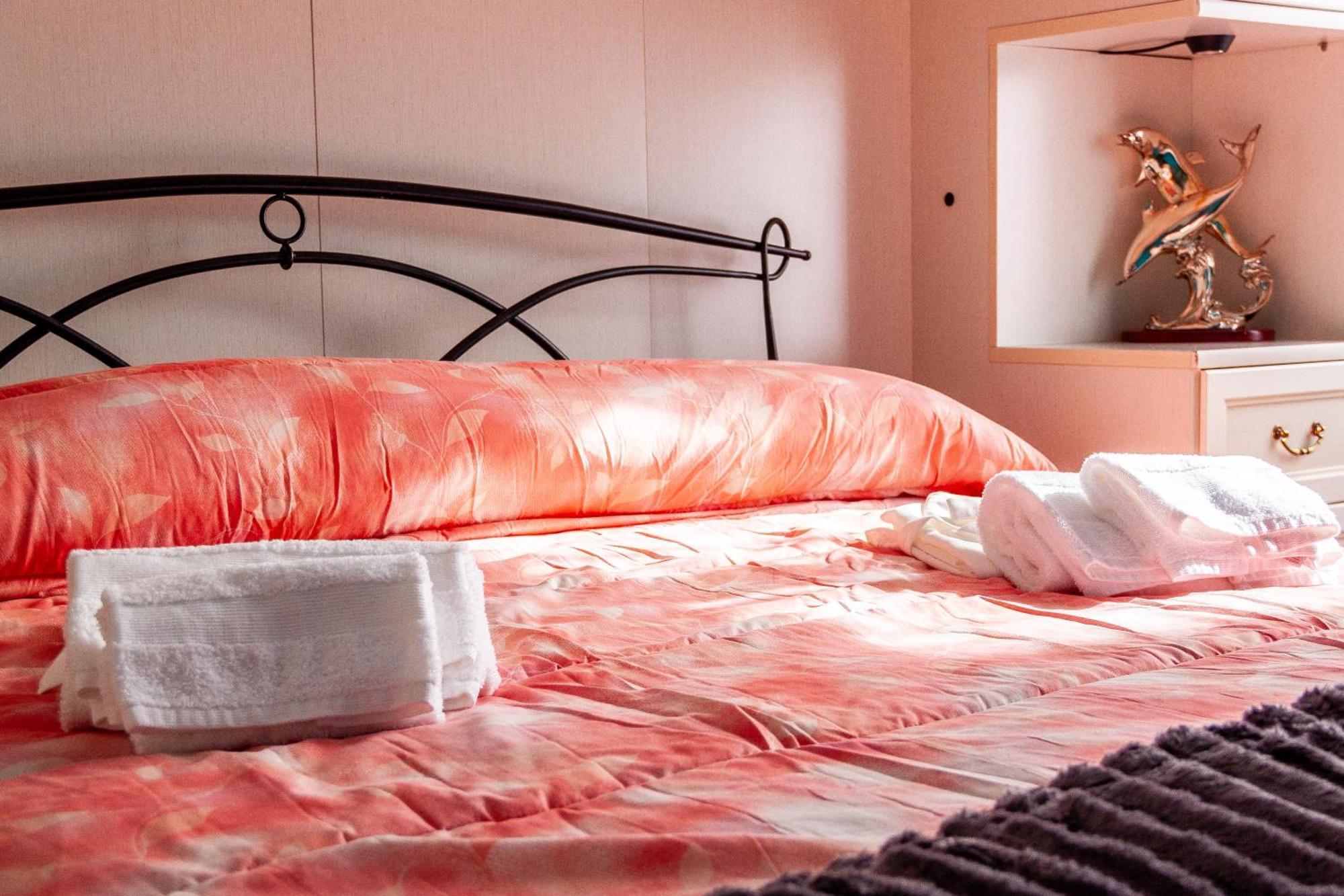 A Casa Di Marco Guesthouse - Apt Di Ciampino E Stazione Per Roma Marino Ngoại thất bức ảnh