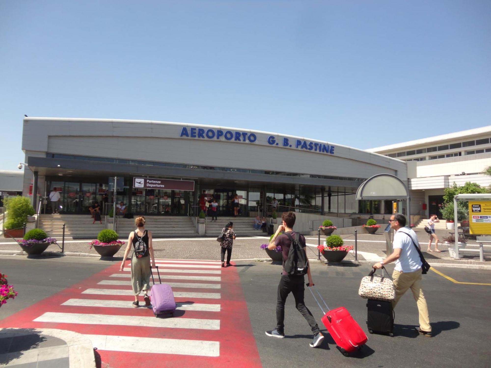 A Casa Di Marco Guesthouse - Apt Di Ciampino E Stazione Per Roma Marino Ngoại thất bức ảnh