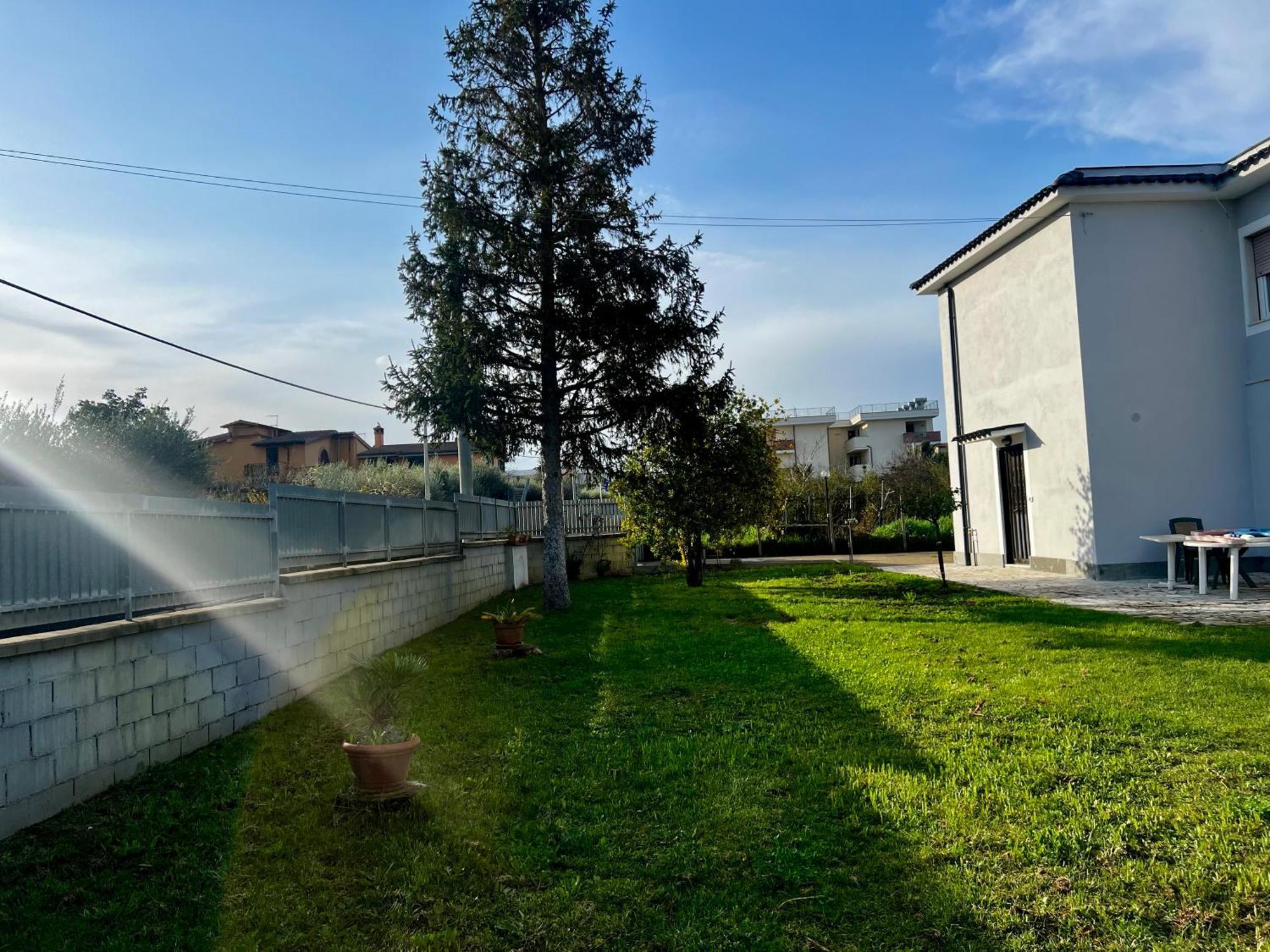 A Casa Di Marco Guesthouse - Apt Di Ciampino E Stazione Per Roma Marino Ngoại thất bức ảnh